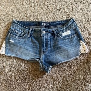 Hollister low rise short shorts